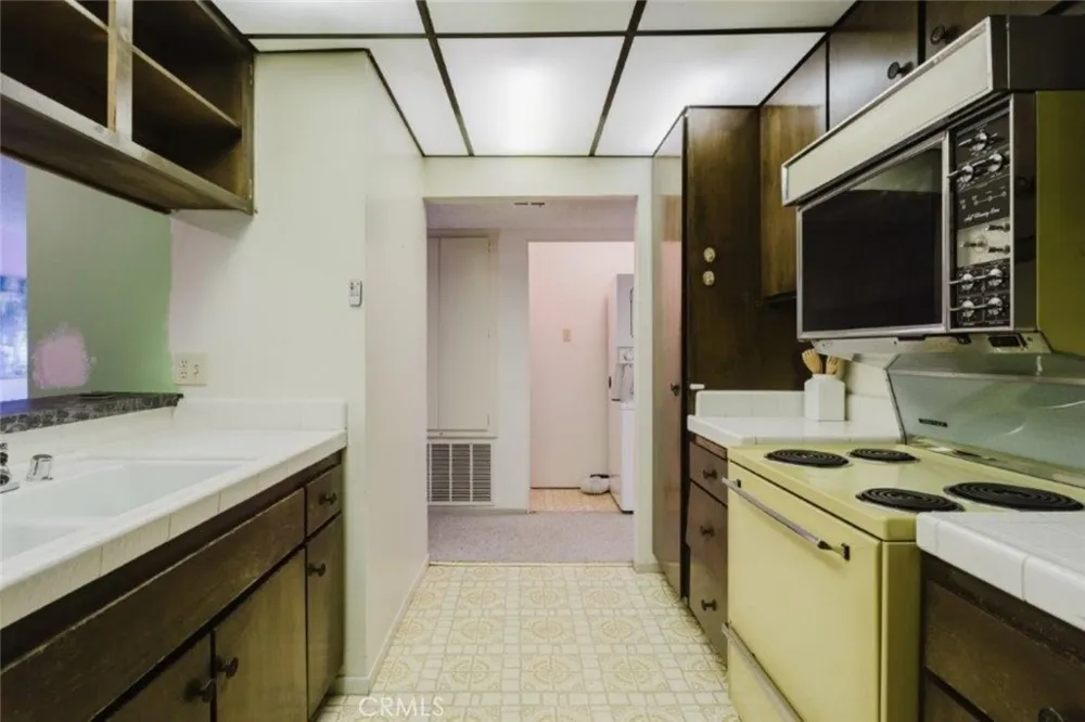 3481 Stancrest Drive #334 Glendale, CA 91208