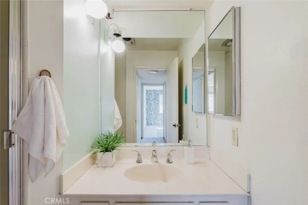 3481 Stancrest Drive #334 Glendale, CA 91208