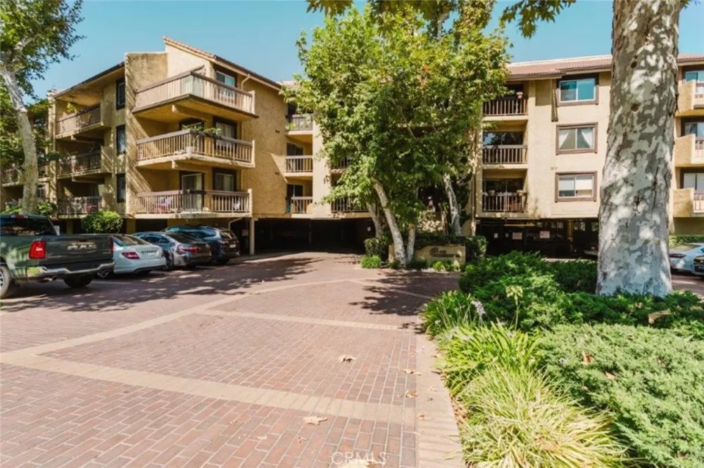 3481 Stancrest Drive #334 Glendale, CA 91208