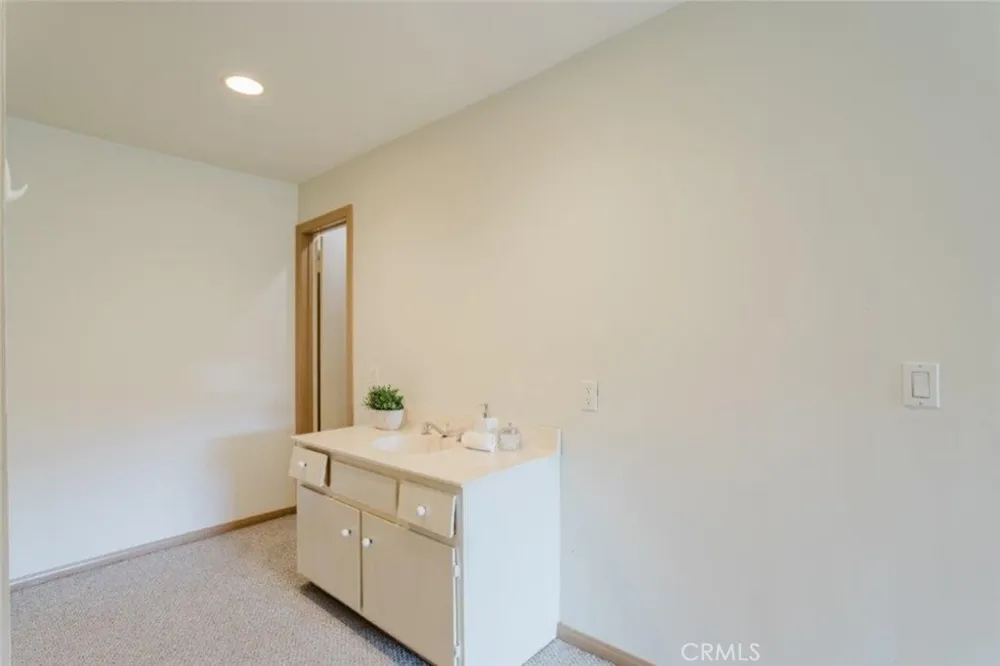 3481 Stancrest Drive #334 Glendale, CA 91208