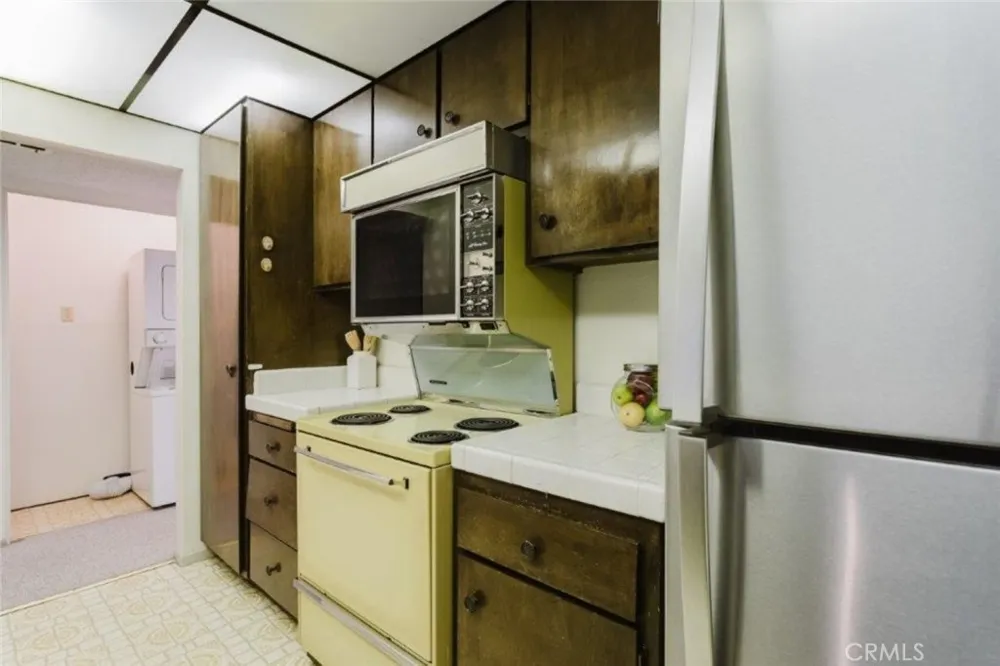 3481 Stancrest Drive #334 Glendale, CA 91208