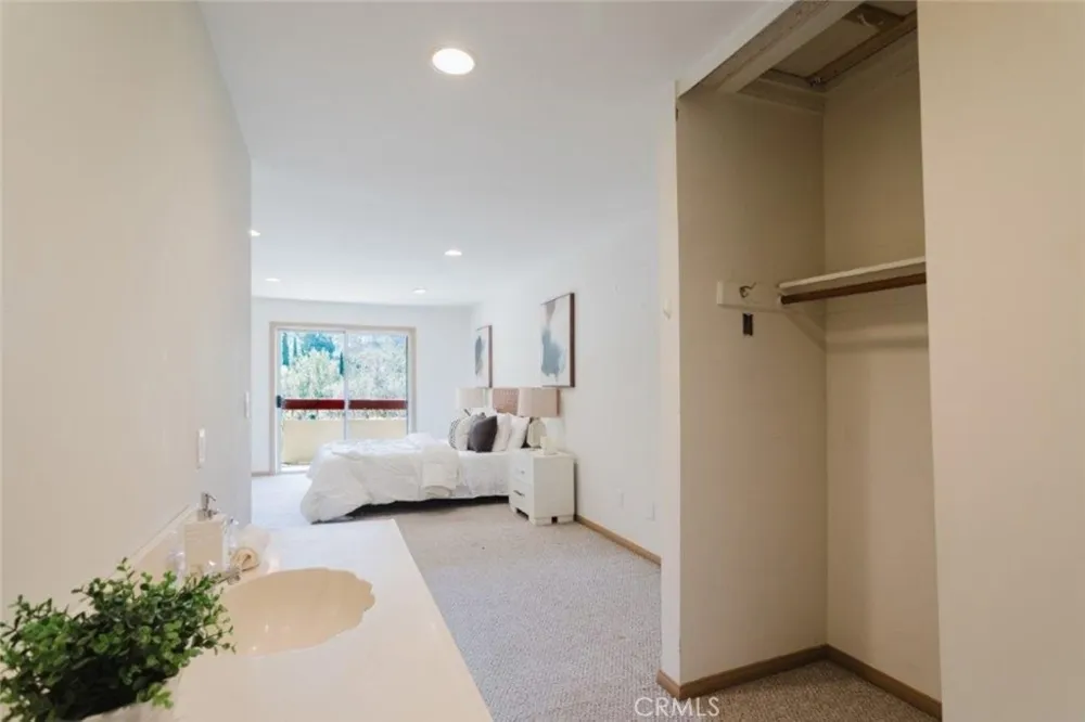 3481 Stancrest Drive #334 Glendale, CA 91208