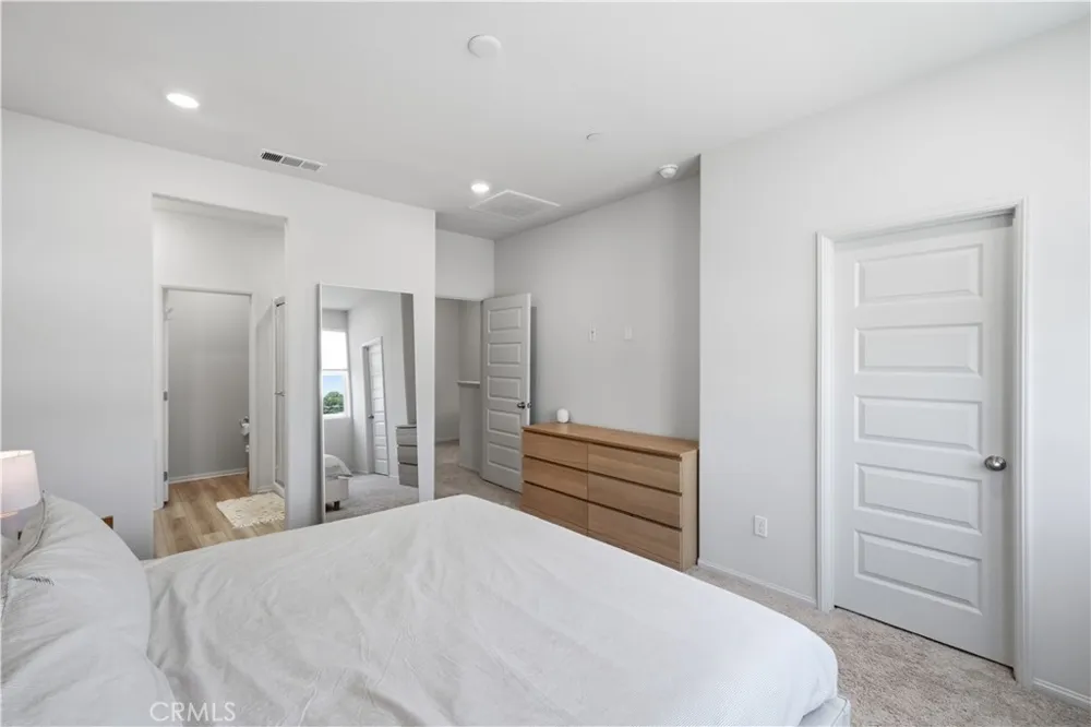 1756 Cayton Loop West Covina, CA 91790