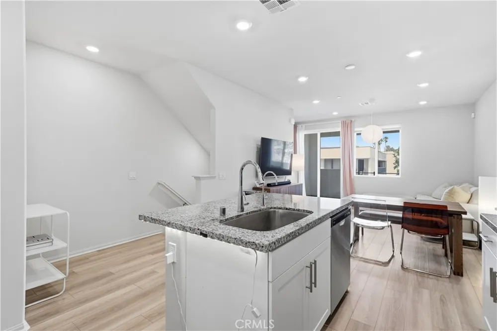 1756 Cayton Loop West Covina, CA 91790