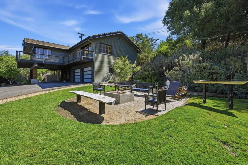 1866 Santa Margarita Fallbrook, CA 92028