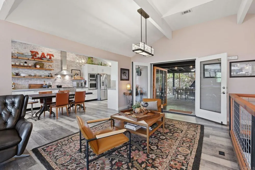 1866 Santa Margarita Fallbrook, CA 92028