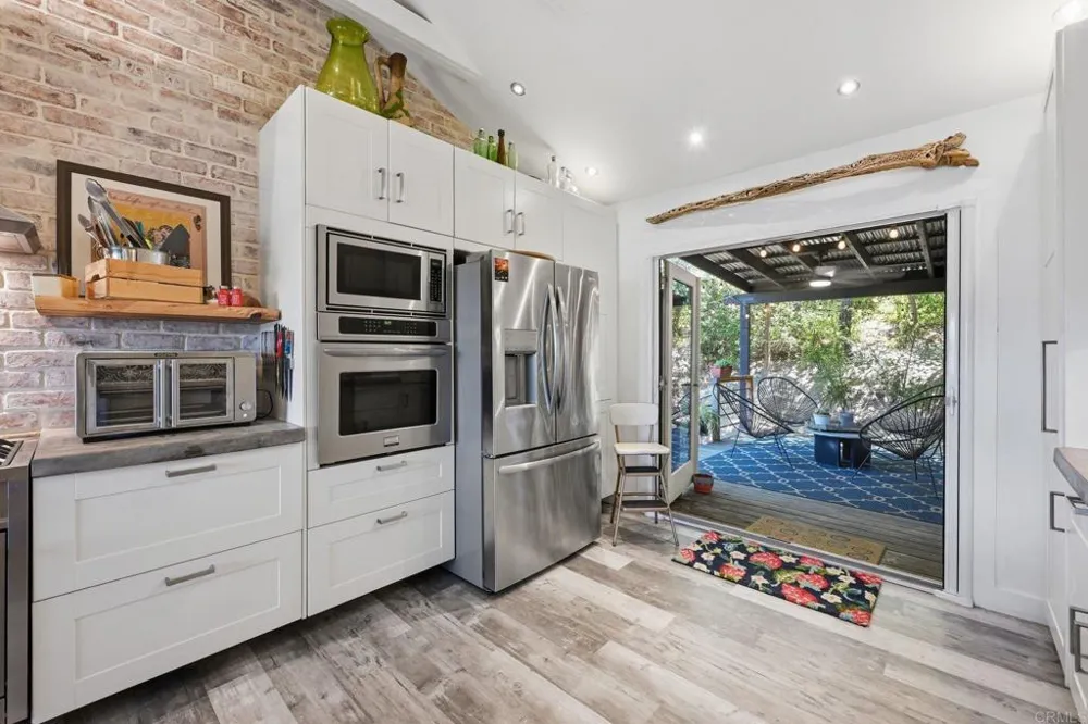 1866 Santa Margarita Fallbrook, CA 92028