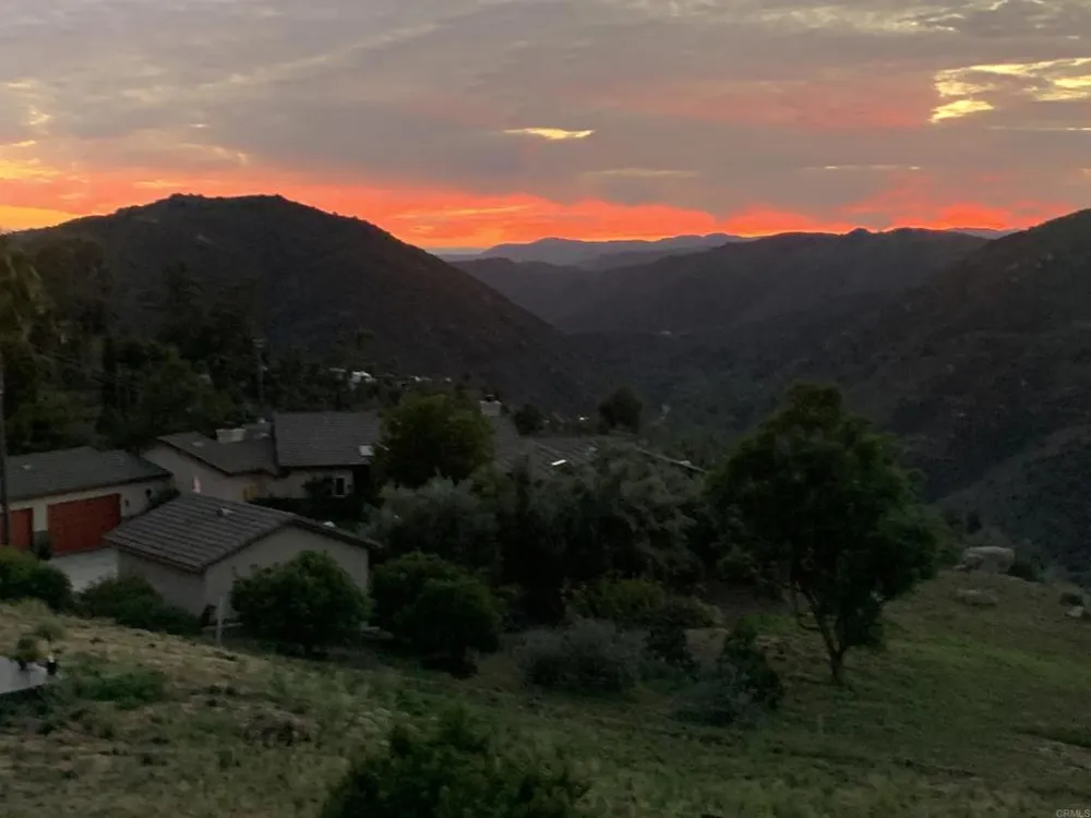 1866 Santa Margarita Fallbrook, CA 92028