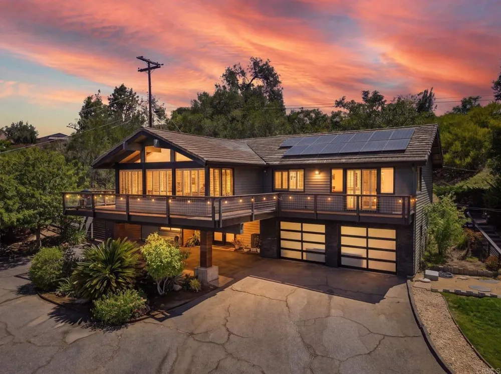 1866 Santa Margarita Fallbrook, CA 92028