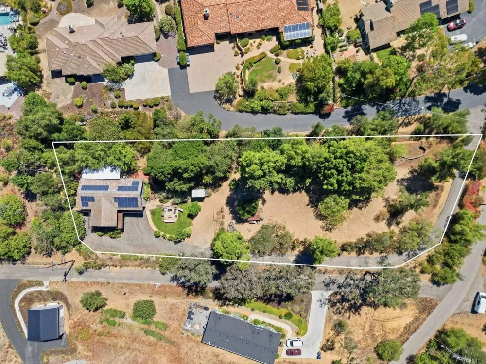 1866 Santa Margarita Fallbrook, CA 92028