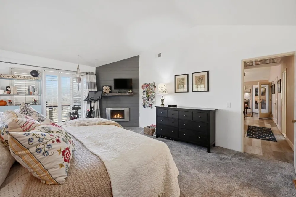 1866 Santa Margarita Fallbrook, CA 92028