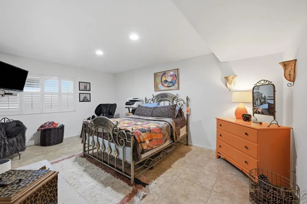 1866 Santa Margarita Fallbrook, CA 92028