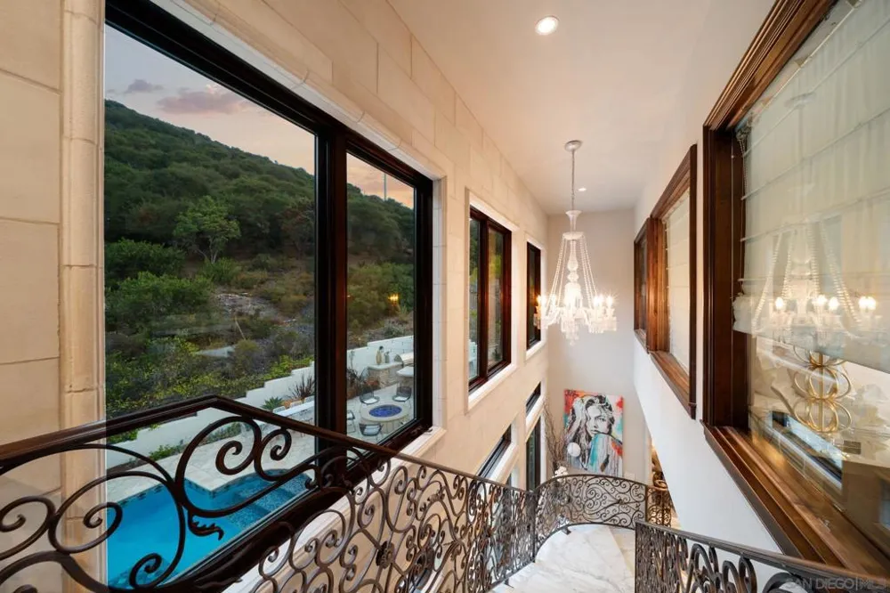 7853 Via Capri La Jolla, CA 92037