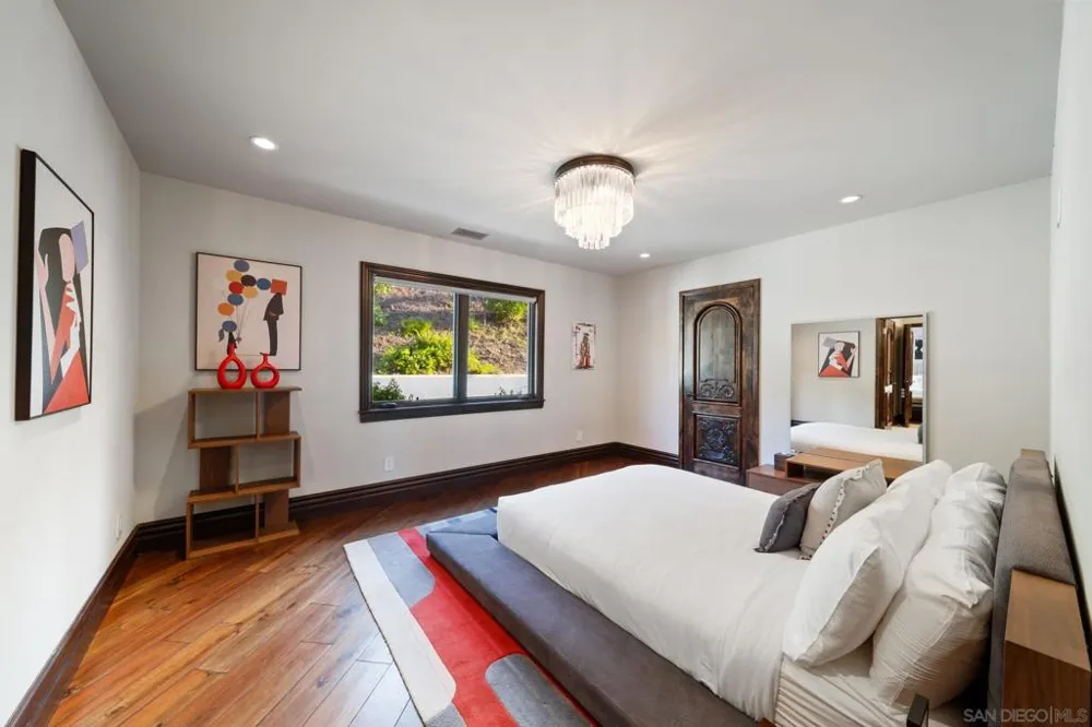7853 Via Capri La Jolla, CA 92037