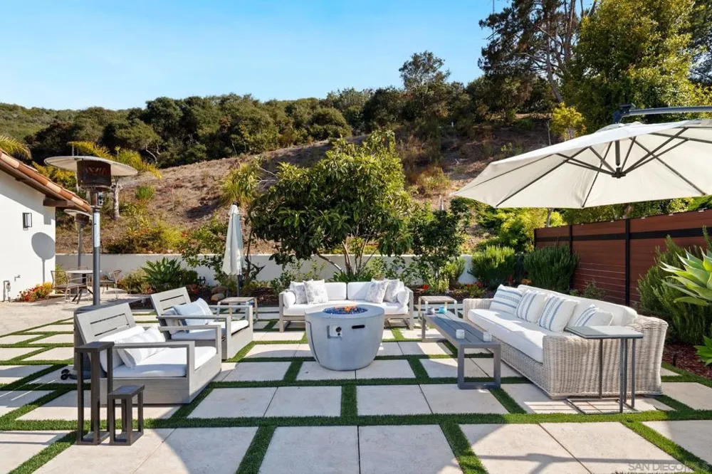 7853 Via Capri La Jolla, CA 92037