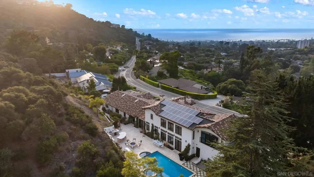 7853 Via Capri La Jolla, CA 92037