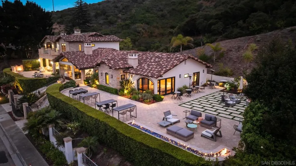 7853 Via Capri La Jolla, CA 92037