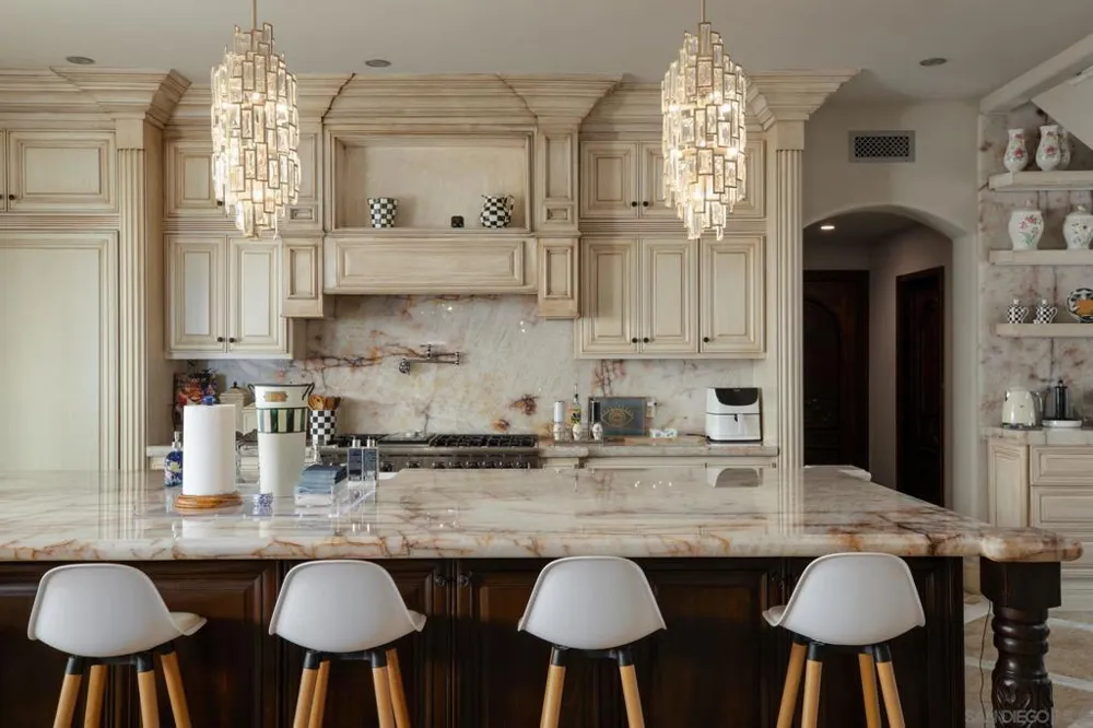 7853 Via Capri La Jolla, CA 92037