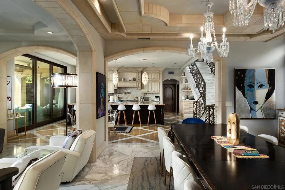 7853 Via Capri La Jolla, CA 92037