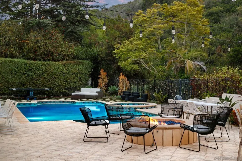 7853 Via Capri La Jolla, CA 92037