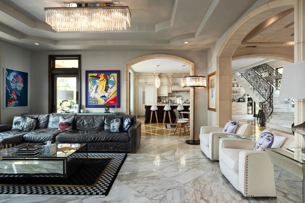 7853 Via Capri La Jolla, CA 92037
