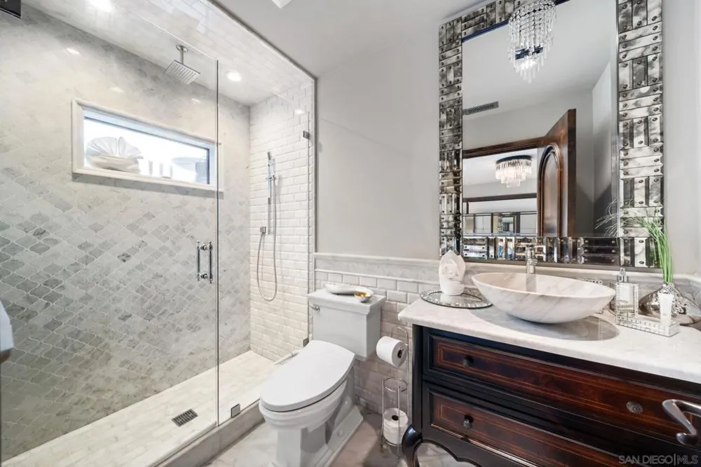 7853 Via Capri La Jolla, CA 92037