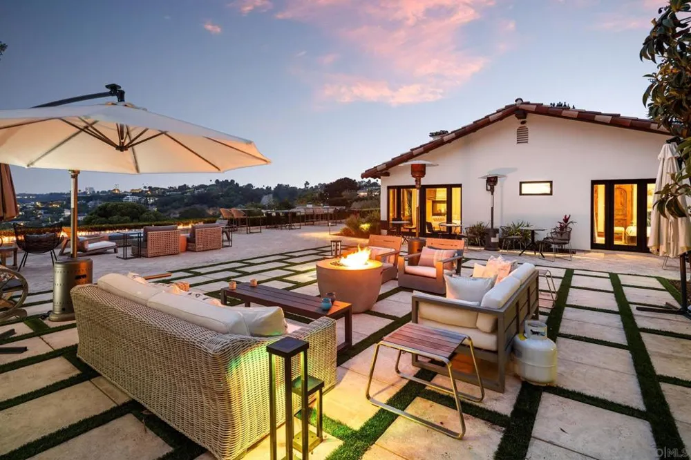 7853 Via Capri La Jolla, CA 92037
