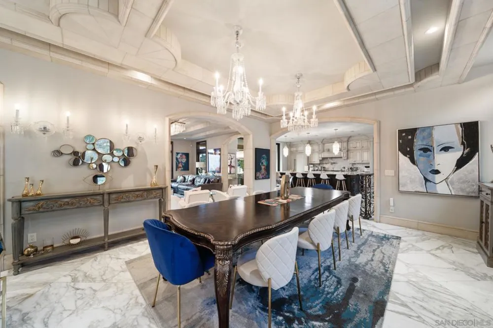 7853 Via Capri La Jolla, CA 92037