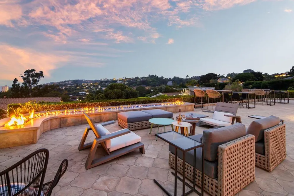 7853 Via Capri La Jolla, CA 92037