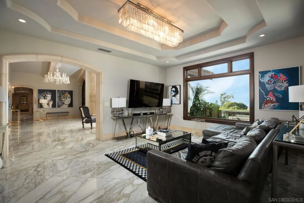 7853 Via Capri La Jolla, CA 92037