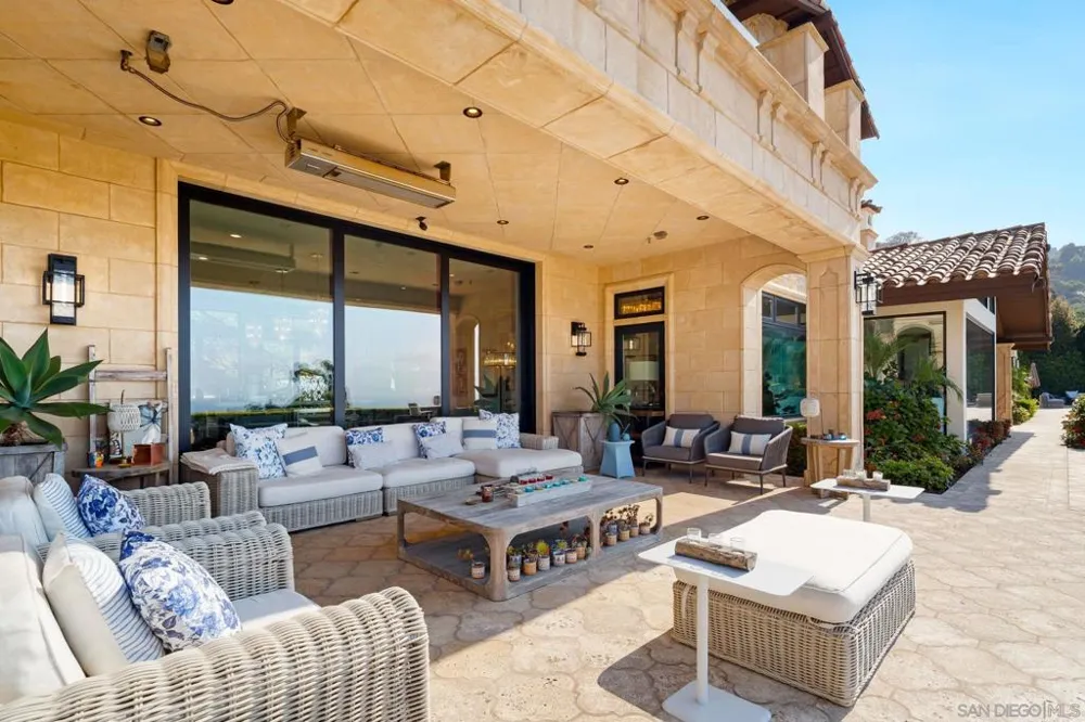 7853 Via Capri La Jolla, CA 92037