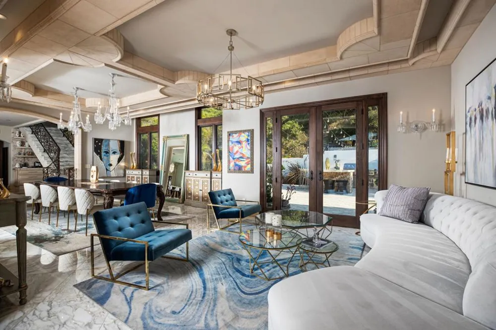 7853 Via Capri La Jolla, CA 92037