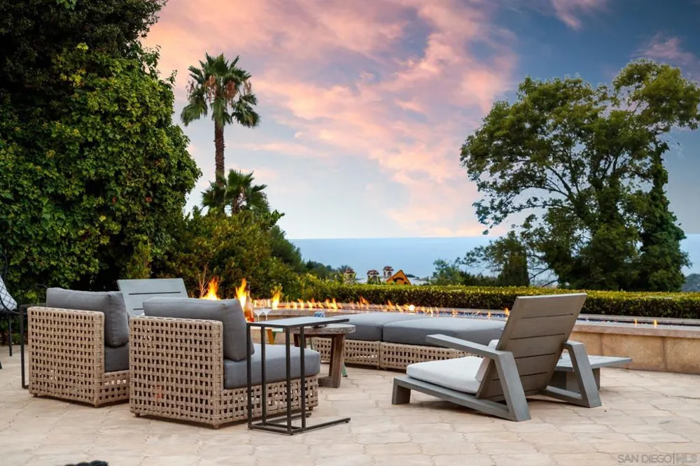 7853 Via Capri La Jolla, CA 92037
