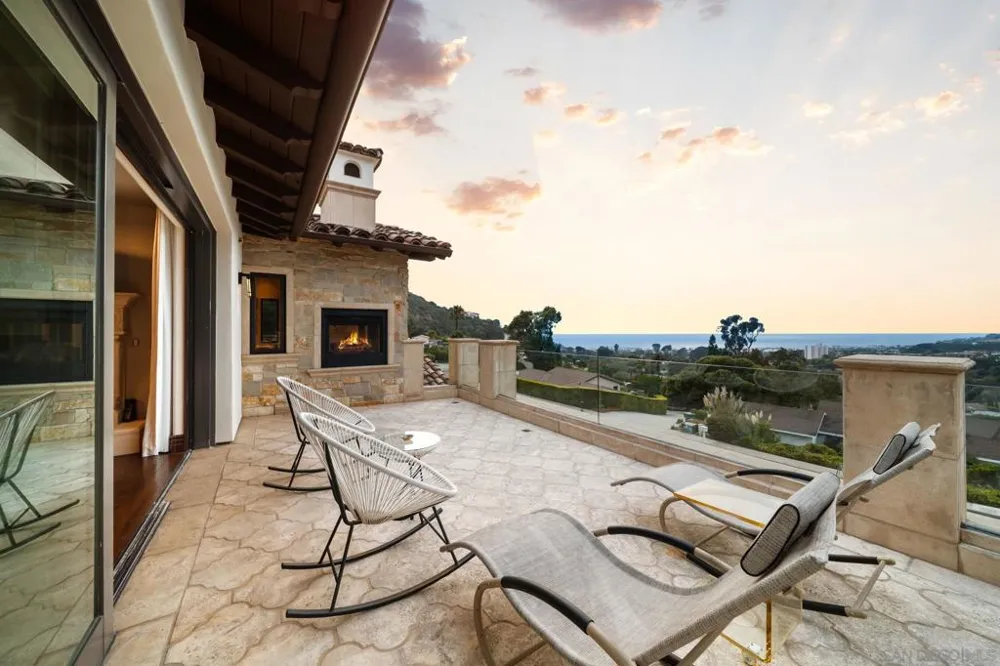 7853 Via Capri La Jolla, CA 92037