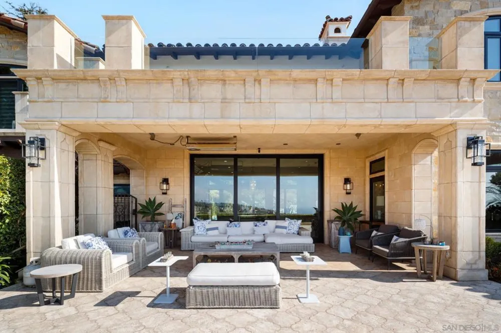 7853 Via Capri La Jolla, CA 92037