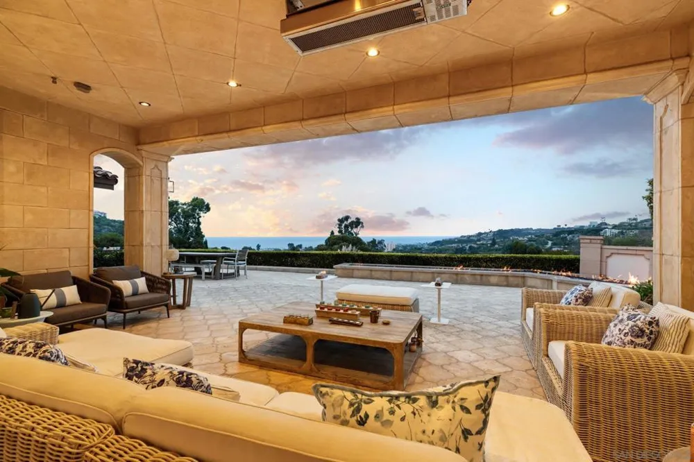 7853 Via Capri La Jolla, CA 92037