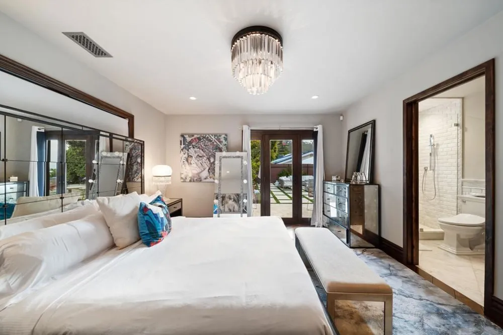 7853 Via Capri La Jolla, CA 92037