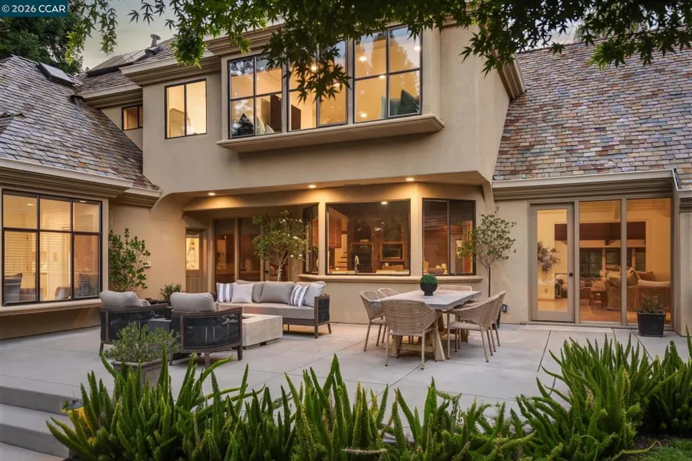 134 Pepperwood Ct Danville, CA 94506