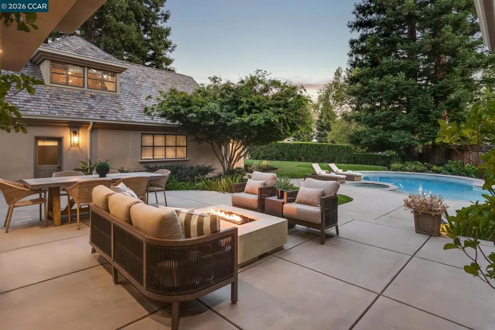 134 Pepperwood Ct Danville, CA 94506