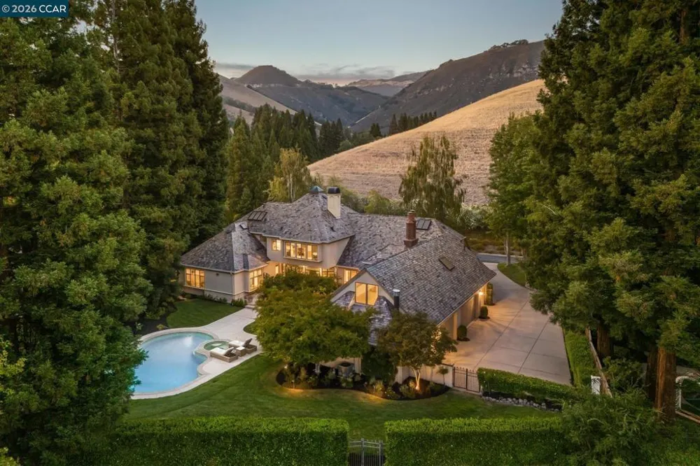134 Pepperwood Ct Danville, CA 94506