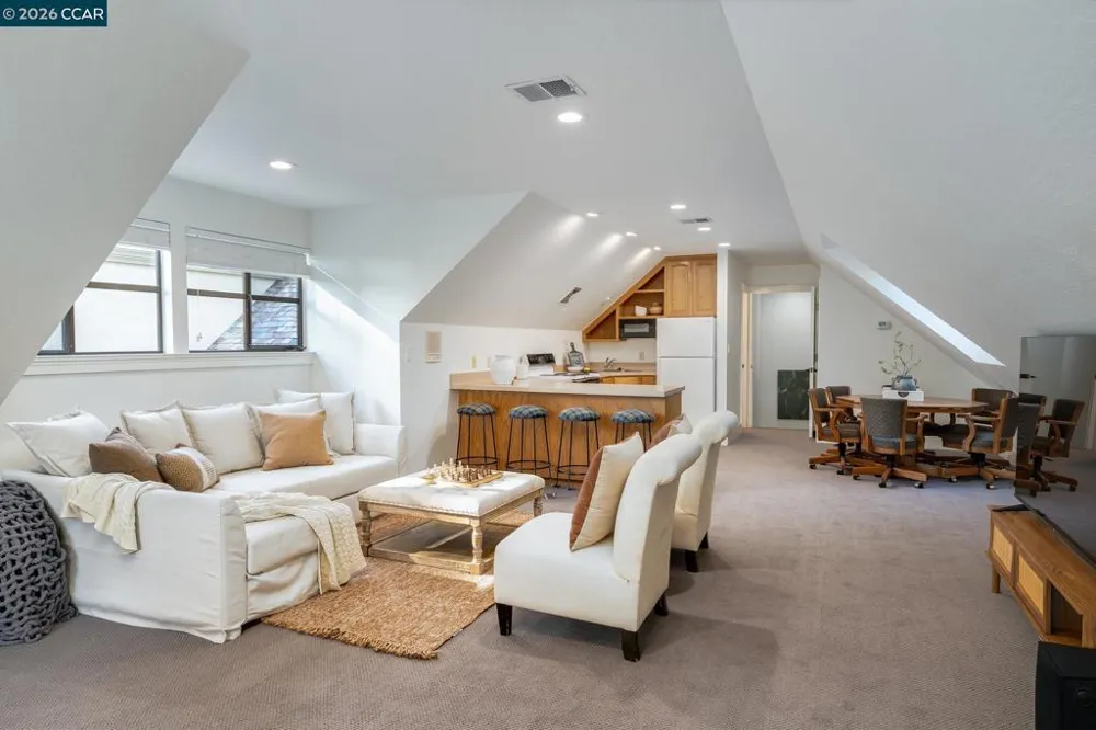 134 Pepperwood Ct Danville, CA 94506