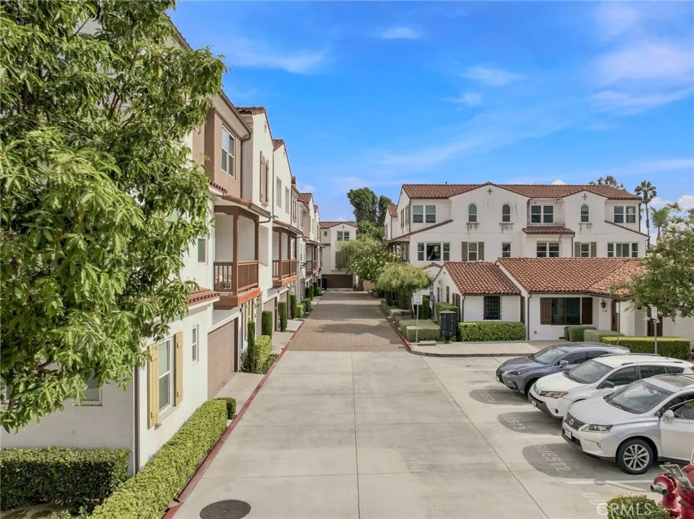 438 W Duarte Monrovia, CA 91016