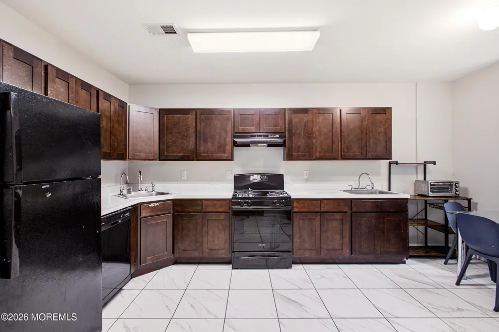 14 Majestic Way Lakewood, NJ 08701
