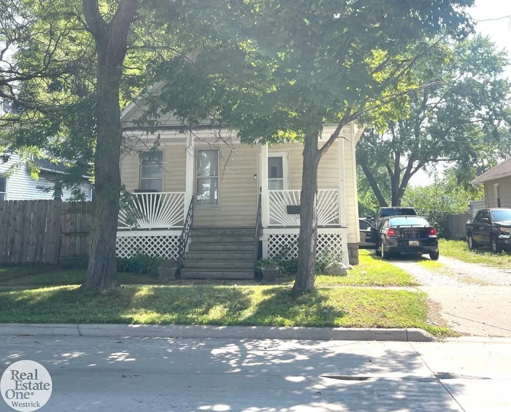 1914 16th Street Port Huron City, MI 48060