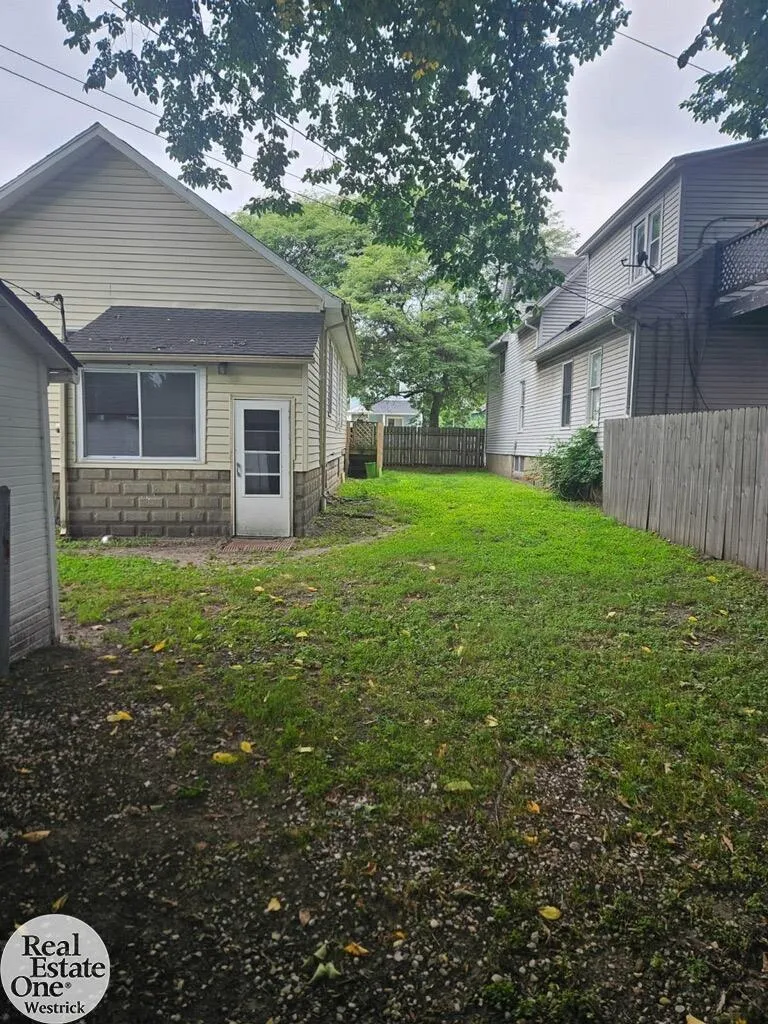 1914 16th Street Port Huron City, MI 48060
