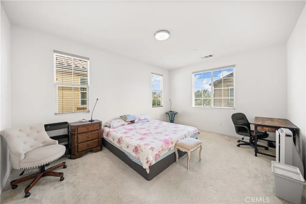5564 Valencia Montclair, CA 91762
