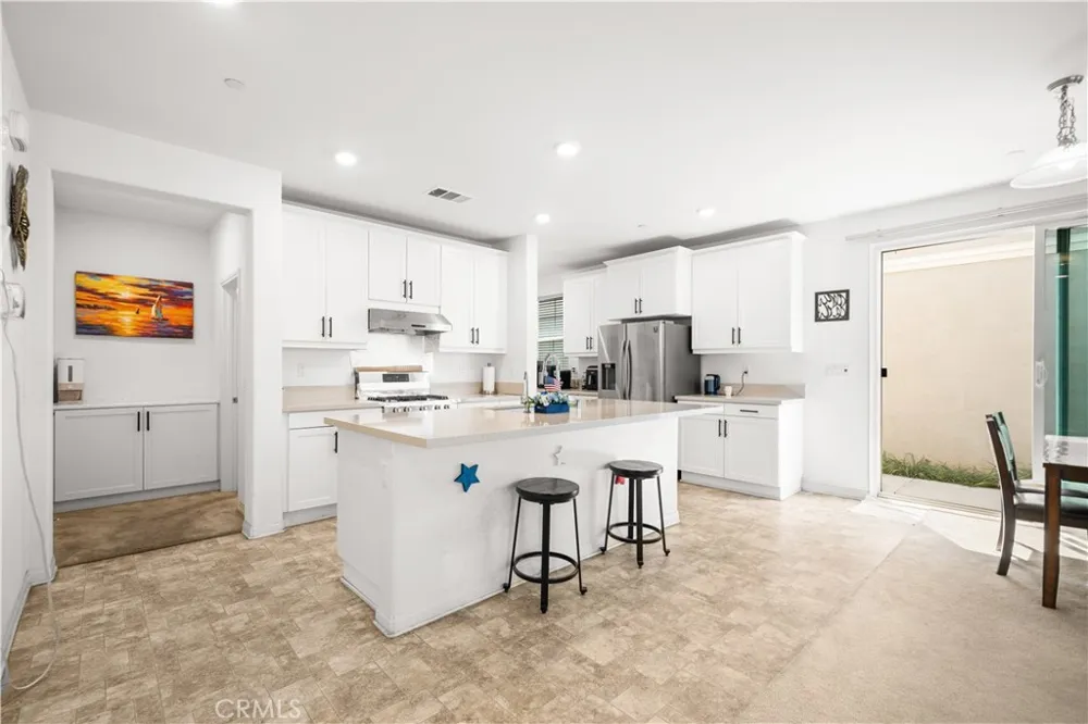 5564 Valencia Montclair, CA 91762