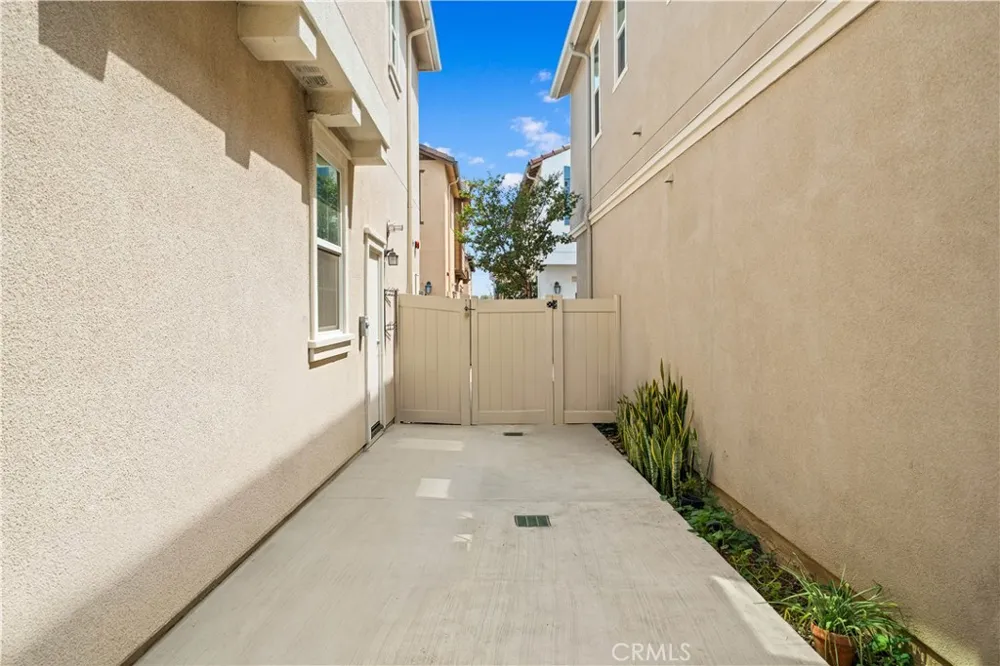 5564 Valencia Montclair, CA 91762