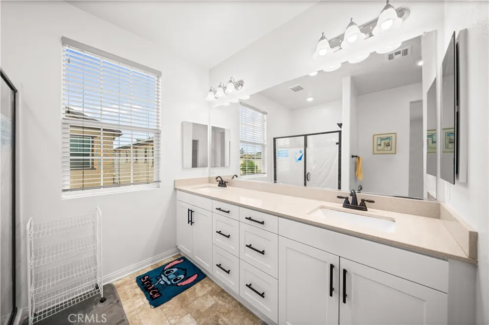 5564 Valencia Montclair, CA 91762