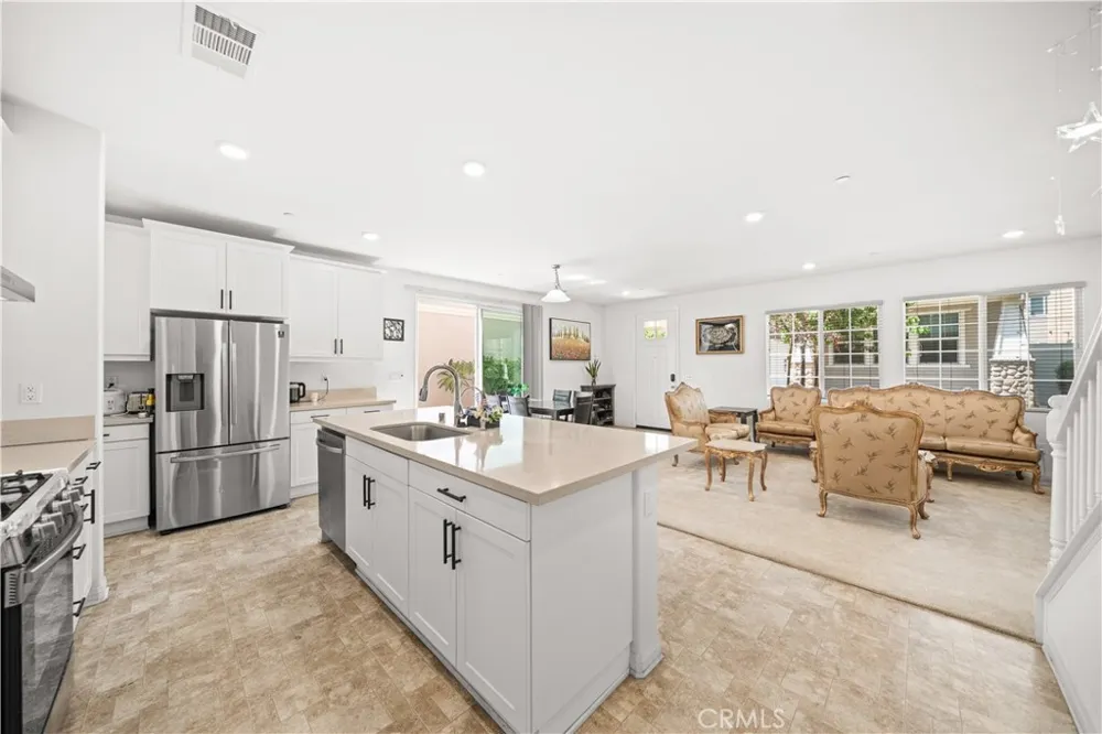 5564 Valencia Montclair, CA 91762